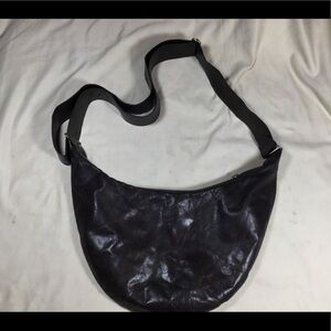 MO851 Soft Crescent Leather Crossbody Bag